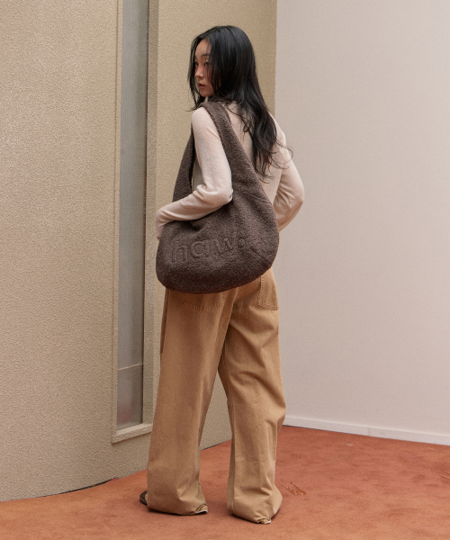 HAVEAWHALE(ハブアホエール)の「boucle pebble bag (BR)(ショルダーバッグ・レディース・その他・FREE)」の3枚目の写真