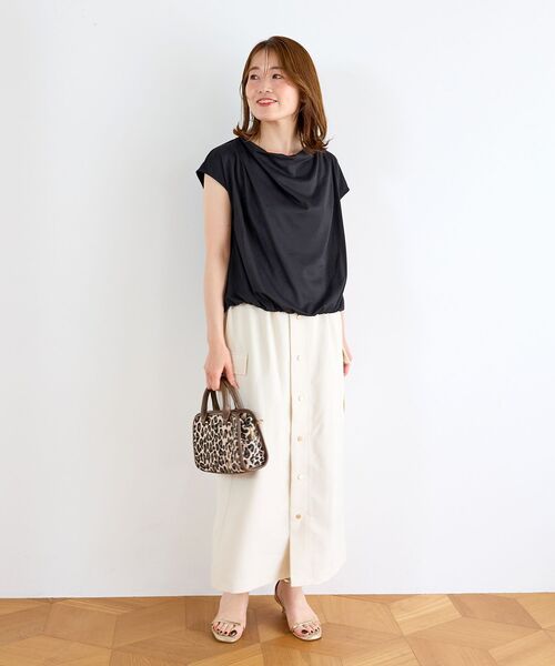 le.coeur blanc（ルクールブラン）の「ドレープネックカットソー（Tシャツ/カットソー・レディース・チャコールグレー/ブラック/オフホワイト/ブルー・38）」の12枚目の写真
