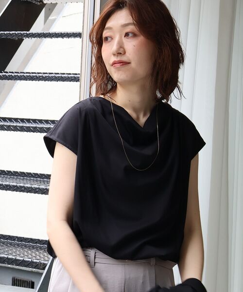le.coeur blanc（ルクールブラン）の「ドレープネックカットソー（Tシャツ/カットソー・レディース・チャコールグレー/ブラック/オフホワイト/ブルー・38）」の15枚目の写真