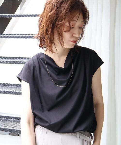 le.coeur blanc（ルクールブラン）の「ドレープネックカットソー（Tシャツ/カットソー・レディース・チャコールグレー/ブラック/オフホワイト/ブルー・38）」の17枚目の写真