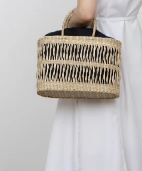 CACHELLIE(カシェリエ)の「SEAGRASS PATTERN TOTE / M(かごバッグ・レディース・ナチュラル/ブラック・FREE)」の2枚目の写真