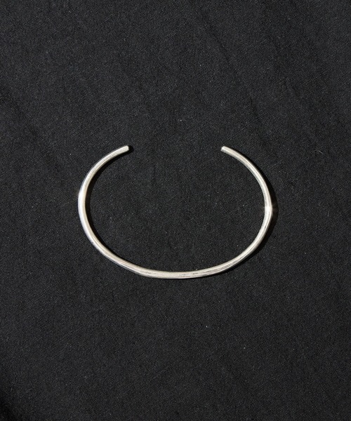 GARNI(ガルニ)の「【GARNI/ガルニ】Grace Bangle(バングル/リストバンド・メンズ・シルバー・FREE)」の2枚目の写真