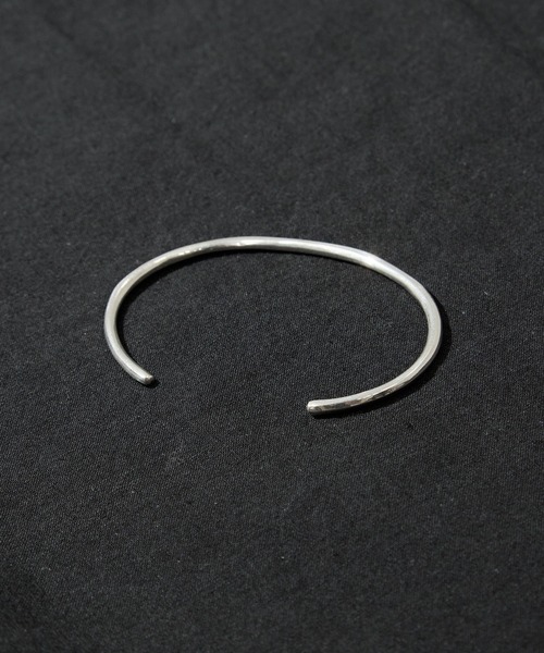 GARNI(ガルニ)の「【GARNI/ガルニ】Grace Bangle(バングル/リストバンド・メンズ・シルバー・FREE)」の3枚目の写真