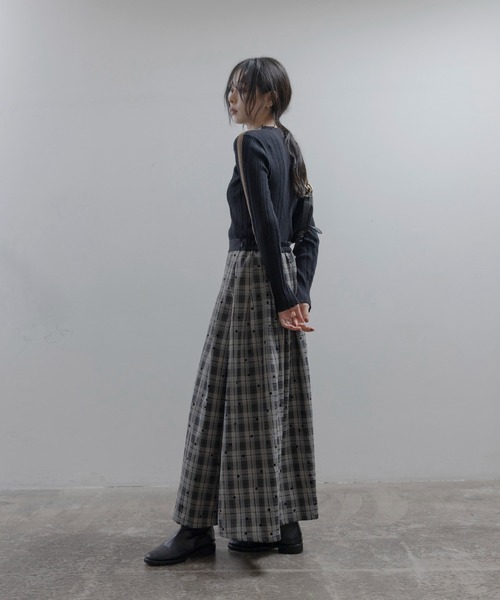 Eimee Law(エイミーロウ)の「ドットフロッキー タックプリーツスカート(スカート・レディース・カーキ/ブラック/ベージュ・MEDIUM)」の5枚目の写真