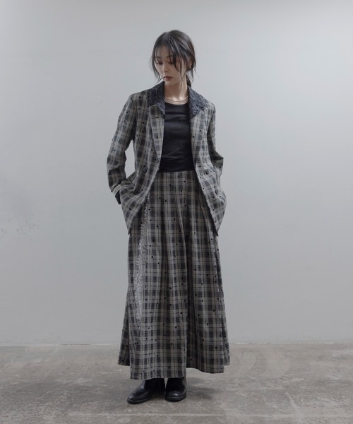 Eimee Law(エイミーロウ)の「ドットフロッキー タックプリーツスカート(スカート・レディース・カーキ/ブラック/ベージュ・MEDIUM)」の10枚目の写真