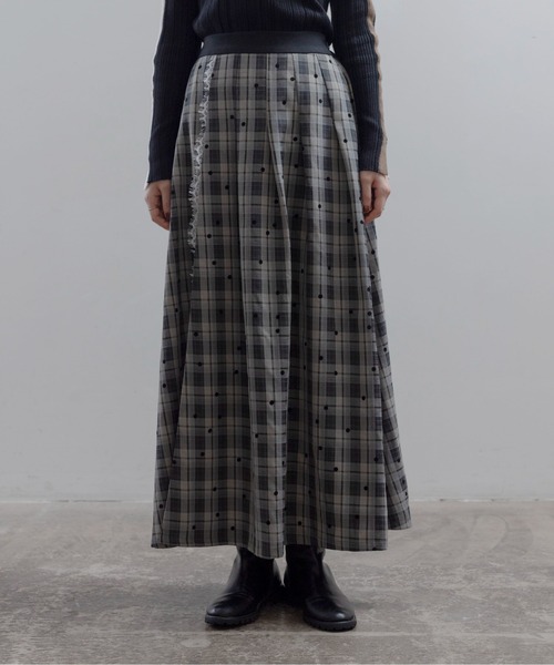 Eimee Law(エイミーロウ)の「ドットフロッキー タックプリーツスカート(スカート・レディース・カーキ/ブラック/ベージュ・MEDIUM)」の16枚目の写真