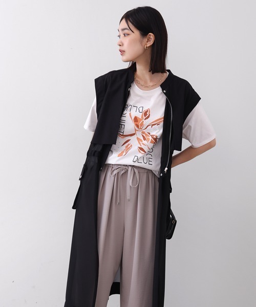 Bou Jeloud（ブージュルード）の「デジタルフラワープリントＴシャツ（Tシャツ/カットソー・レディース・オフホワイト/チャコールグレー・FREE）」の6枚目の写真