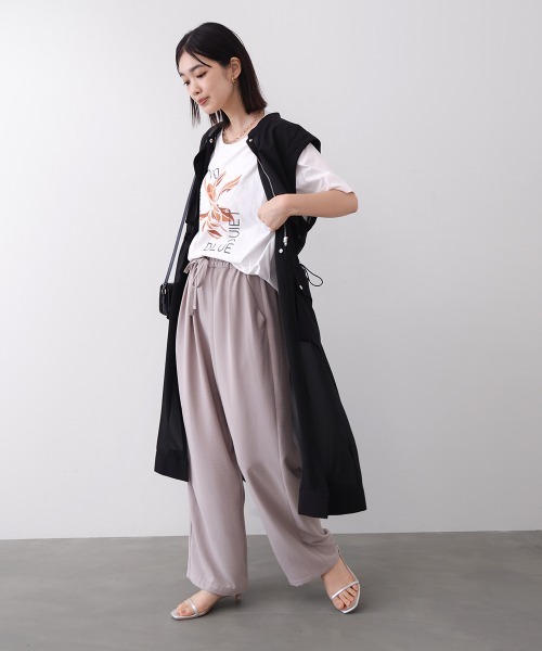 Bou Jeloud（ブージュルード）の「デジタルフラワープリントＴシャツ（Tシャツ/カットソー・レディース・オフホワイト/チャコールグレー・FREE）」の9枚目の写真