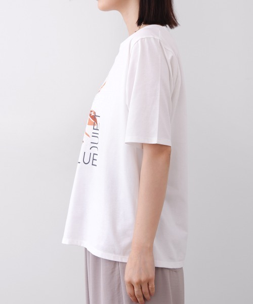 Bou Jeloud（ブージュルード）の「デジタルフラワープリントＴシャツ（Tシャツ/カットソー・レディース・オフホワイト/チャコールグレー・FREE）」の15枚目の写真