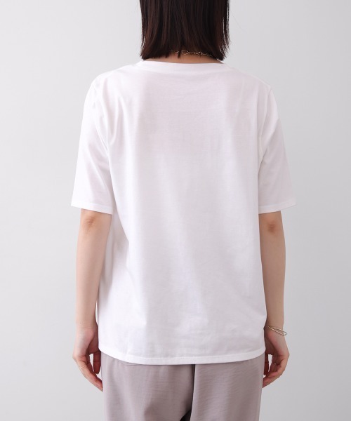 Bou Jeloud（ブージュルード）の「デジタルフラワープリントＴシャツ（Tシャツ/カットソー・レディース・オフホワイト/チャコールグレー・FREE）」の16枚目の写真