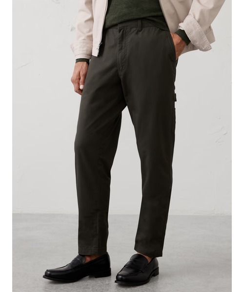 BANANA REPUBLIC FACTORY STORE(バナナリパブリック ファクトリーストア)の「BANANA REPUBLIC FACTORY STORE アスレチックフィット ライトウェイトユーティリティパンツ(その他パンツ・メンズ・その他/カーキ・28W 30L/29W 30L/30W 30L/31W 30L/32W 30L/33W 30L/34W 30L)」の1枚目の写真