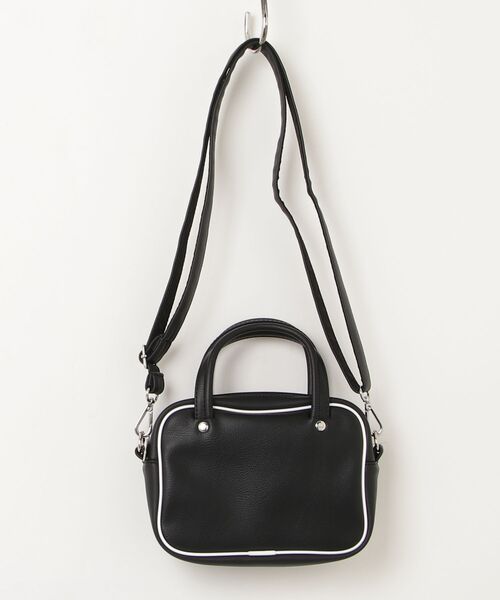 adidas(アディダス)の「adidas/アディダス アディカラー XS バッグ/ADICOLOR XS BAG(ショルダーバッグ・レディース・ブラック・ONE SIZE)」の2枚目の写真