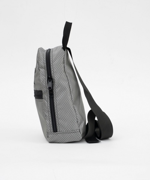GOOD DEAL(グッドディール)の「Tough Traveler / タフトラベラー / PEANUTS SLING BAG / スリングバッグ / ワンショルダーバッグ(ボディバッグ/ウエストポーチ・レディース・ブラック/レッド/シルバー/タン/ブラック系その他/ブラウン系その他/Royal/チャコール/ピーコックグリーン系/バーガンディー・FREE)」の18枚目の写真