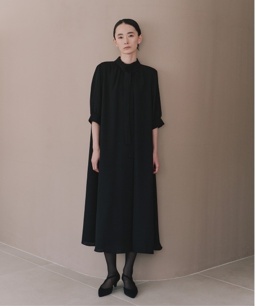 kaene（カエン）の「ライトシフォンAラインワンピース［ブラックフォーマル対応：自宅洗濯可］冠婚葬祭 礼服 喪服 入学式 卒業式 七五三 お宮参り【清涼裏地：春夏も対応】（ワンピース・レディース・ブラック・S/M/L）」の2枚目の写真