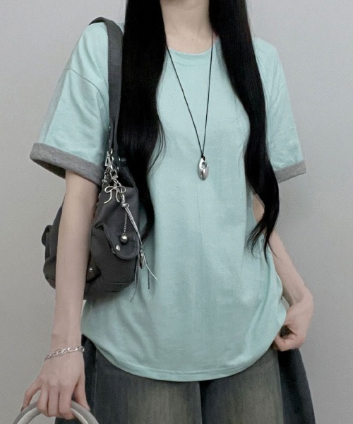 Emilie(エミリー)の「2WAY ロールアップバイカラー オーバーサイズ 半袖Tシャツ(Tシャツ/カットソー・レディース・ミント/ワイン/イエロー/ネイビー・FREE)」の2枚目の写真
