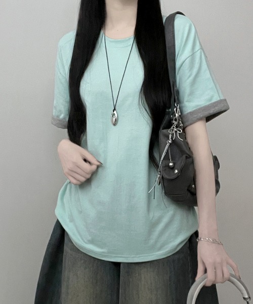 Emilie(エミリー)の「2WAY ロールアップバイカラー オーバーサイズ 半袖Tシャツ(Tシャツ/カットソー・レディース・ミント/ワイン/イエロー/ネイビー・FREE)」の5枚目の写真