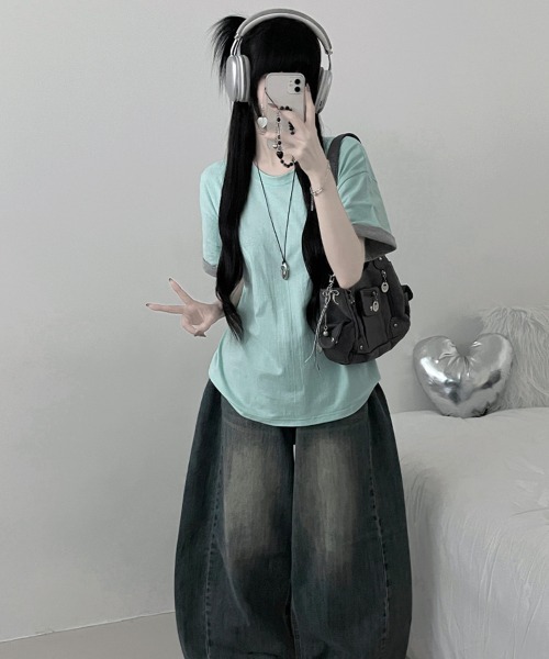 Emilie(エミリー)の「2WAY ロールアップバイカラー オーバーサイズ 半袖Tシャツ(Tシャツ/カットソー・レディース・ミント/ワイン/イエロー/ネイビー・FREE)」の6枚目の写真