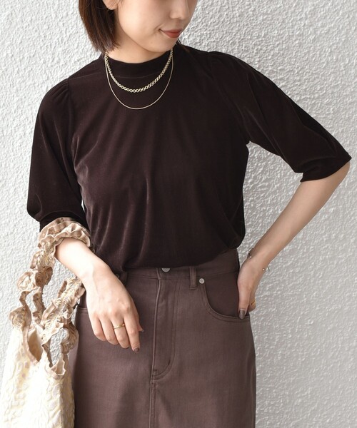 SHIPS Colors(シップス カラーズ)の「SHIPS Colors:〈手洗い可能〉シアー ポリエステル ベロア 5分袖 トップス◇(Tシャツ/カットソー・レディース・ベージュ/ブラウン/ブラック・ONE SIZE)」の7枚目の写真