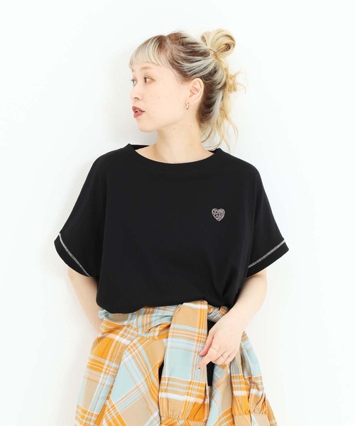 HEART MARKET（ハートマーケット）の「胸刺繍フレンチT（Tシャツ/カットソー・レディース・ブラック/ピンク/ナチュラル/ネイビー・FREE）」の2枚目の写真