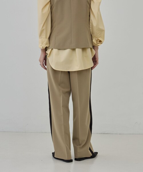 GALLEST(ギャレスト)の「Comfy Slacks|イージーサイドラインワイドパンツ【LIVE紹介/上枝みどりさん着用/通勤】(その他パンツ・レディース・ベージュ系4/ブラック系5/グレー系その他6・34/36/38/40)」の12枚目の写真