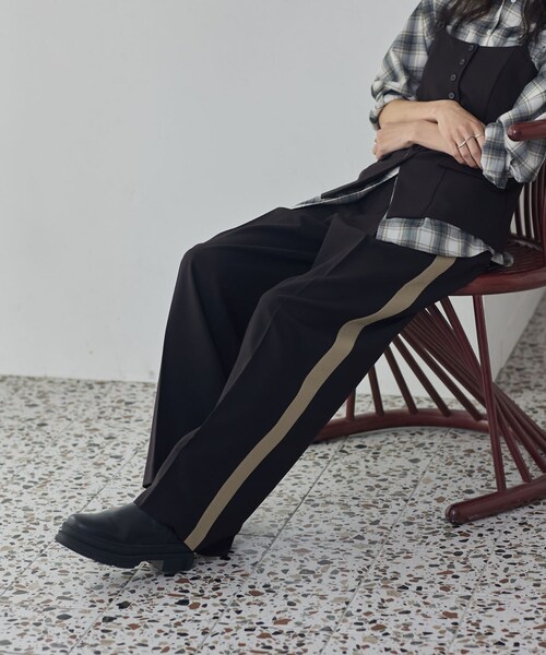GALLEST(ギャレスト)の「Comfy Slacks|イージーサイドラインワイドパンツ【LIVE紹介/上枝みどりさん着用/通勤】(その他パンツ・レディース・ベージュ系4/ブラック系5/グレー系その他6・34/36/38/40)」の18枚目の写真