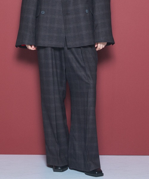 MAISON SPECIAL(メゾンスペシャル)の「《UNISEX》ツイーディーシャドウチェックプライムワイドツータックスラックス/Tweedy Shadow Check Prime-Wide Two-tuck Slacks【MAISON SPECIAL/メゾンスペシャル】■セットアップ対応■(スラックス・メンズ・ブラック/チャコールグレー・2/1/0)」の2枚目の写真