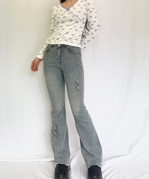 Alite cloth(アリーテクロス)の「フレアデニムパンツ(デニムパンツ・レディース・ブルー・L/M/S)」の7枚目の写真