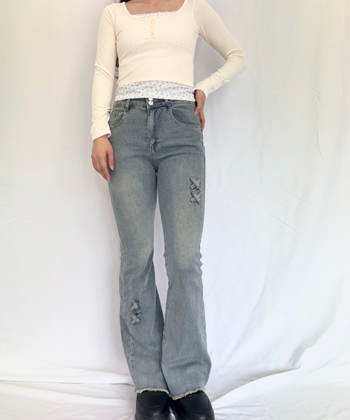 Alite cloth(アリーテクロス)の「フレアデニムパンツ(デニムパンツ・レディース・ブルー・L/M/S)」の2枚目の写真