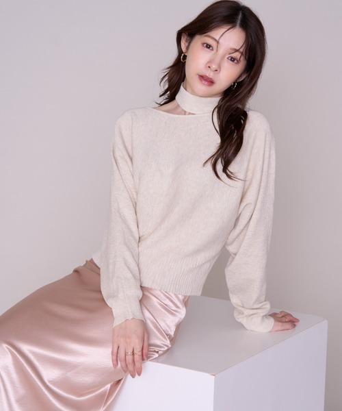 MISCH MASCH(ミッシュマッシュ)の「2026秋冬新作 チョーカーネックカットアウトニット(ニット/セーター・レディース・ブラウン/ホワイト/ブラック/ベージュ・フリ-)」の5枚目の写真