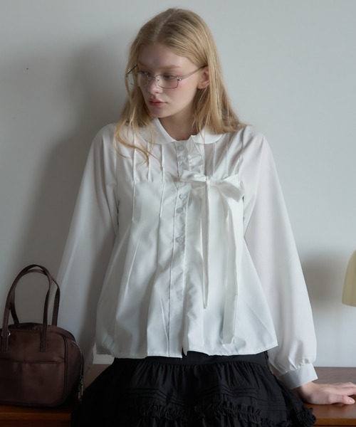 Birthday room(バースデイルーム)の「リボン付き丸襟BL/Round-collar blouse with a ribbon(シャツ/ブラウス・レディース・ホワイト/ブラック・FREE)」の4枚目の写真