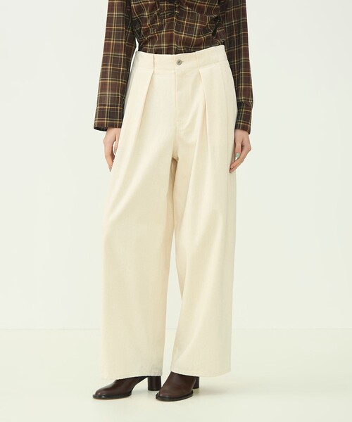 MACPHEE（マカフィー）の「リングデニム タックテーパードパンツ（デニムパンツ・レディース・ネイビー/ライトベージュ・34/36）」の4枚目の写真