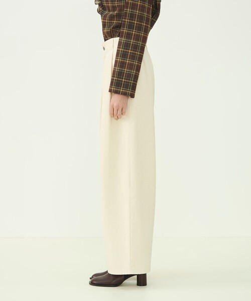 MACPHEE（マカフィー）の「リングデニム タックテーパードパンツ（デニムパンツ・レディース・ネイビー/ライトベージュ・34/36）」の5枚目の写真