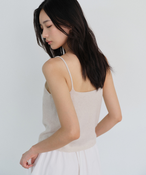 URAGO(ユラーゴ)の「Yak wool knit sleeveless(ニット/セーター・レディース・ネイビー/ブラウン/オートミール・FREE)」の6枚目の写真