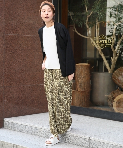 LEPSIM（レプシィム）の「【UV加工＆自宅で洗濯可能！】12GコットンポリキノウVネックカーディガン　708972（カーディガン/ボレロ・レディース・ブラック/トップグレー/レッド/モカ/マスタード・MEDIUM/LARGE）」の16枚目の写真