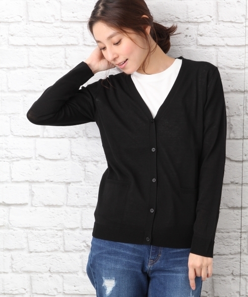 LEPSIM（レプシィム）の「【UV加工＆自宅で洗濯可能！】12GコットンポリキノウVネックカーディガン　708972（カーディガン/ボレロ・レディース・ブラック/トップグレー/レッド/モカ/マスタード・MEDIUM/LARGE）」の10枚目の写真