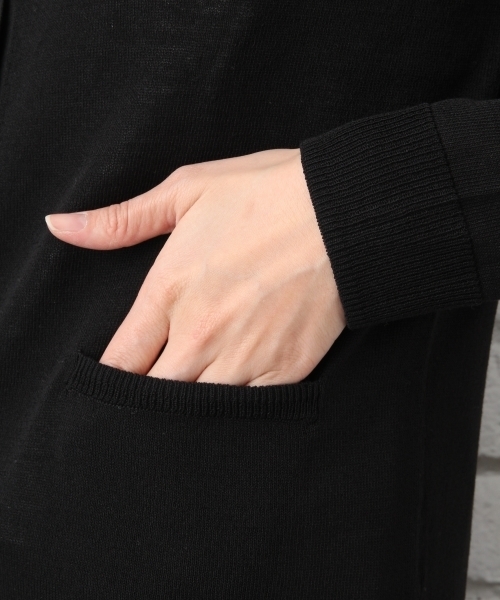 LEPSIM（レプシィム）の「【UV加工＆自宅で洗濯可能！】12GコットンポリキノウVネックカーディガン　708972（カーディガン/ボレロ・レディース・ブラック/トップグレー/レッド/モカ/マスタード・MEDIUM/LARGE）」の15枚目の写真