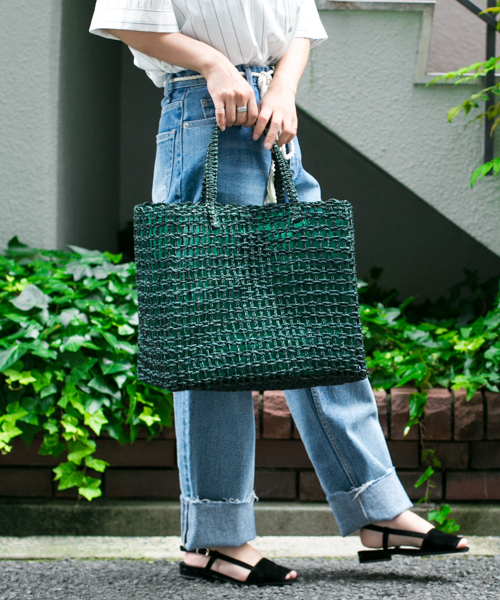 UR SELECT（ユーアールセレクト）の「ボンプレイドBAG（トートバッグ・レディース・ネイビー/ホワイト/グリーン・FREE）」の3枚目の写真