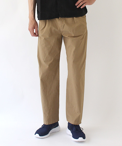 SPELLBOUND（スペルバウンド）の「[SPELLBOUND / スペルバウンド]　ストレッチタックワイドパンツ（チノパンツ・メンズ・ネイビー/ブラック/オリーブ/ベージュ・32inch/30inch/34inch）」の3枚目の写真