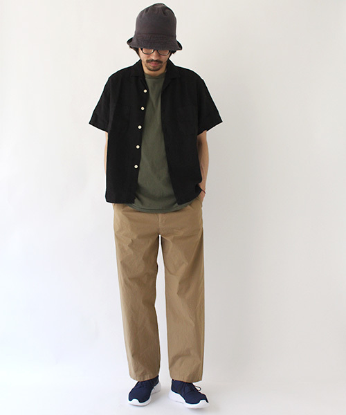 SPELLBOUND（スペルバウンド）の「[SPELLBOUND / スペルバウンド]　ストレッチタックワイドパンツ（チノパンツ・メンズ・ネイビー/ブラック/オリーブ/ベージュ・32inch/30inch/34inch）」の21枚目の写真