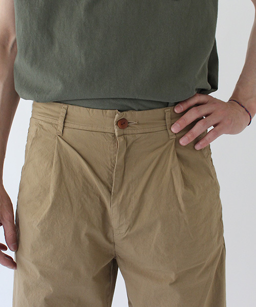 SPELLBOUND（スペルバウンド）の「[SPELLBOUND / スペルバウンド]　ストレッチタックワイドパンツ（チノパンツ・メンズ・ネイビー/ブラック/オリーブ/ベージュ・32inch/30inch/34inch）」の12枚目の写真