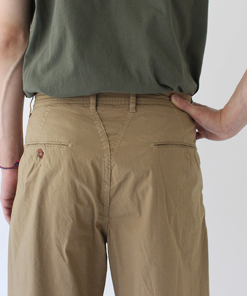 SPELLBOUND（スペルバウンド）の「[SPELLBOUND / スペルバウンド]　ストレッチタックワイドパンツ（チノパンツ・メンズ・ネイビー/ブラック/オリーブ/ベージュ・32inch/30inch/34inch）」の13枚目の写真