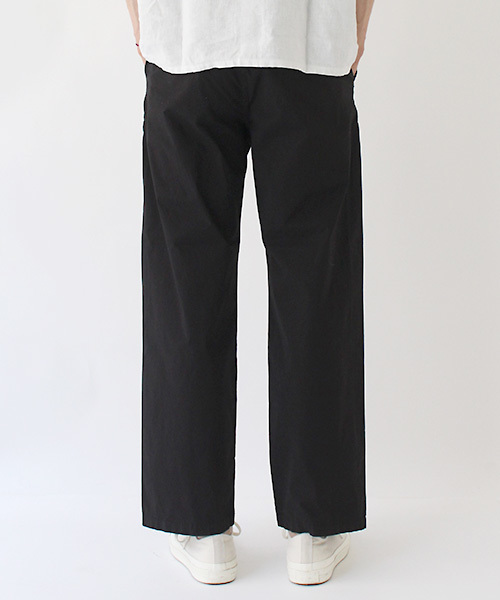 SPELLBOUND（スペルバウンド）の「[SPELLBOUND / スペルバウンド]　ストレッチタックワイドパンツ（チノパンツ・メンズ・ネイビー/ブラック/オリーブ/ベージュ・32inch/30inch/34inch）」の10枚目の写真