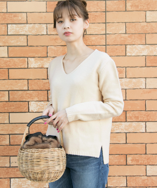 URBAN RESEARCH（アーバンリサーチ）の「【WEB限定】ニュアンスカラーオーバーニット（ニット/セーター・レディース・グレー/オフホワイト/ピンク系その他・FREE）」の2枚目の写真