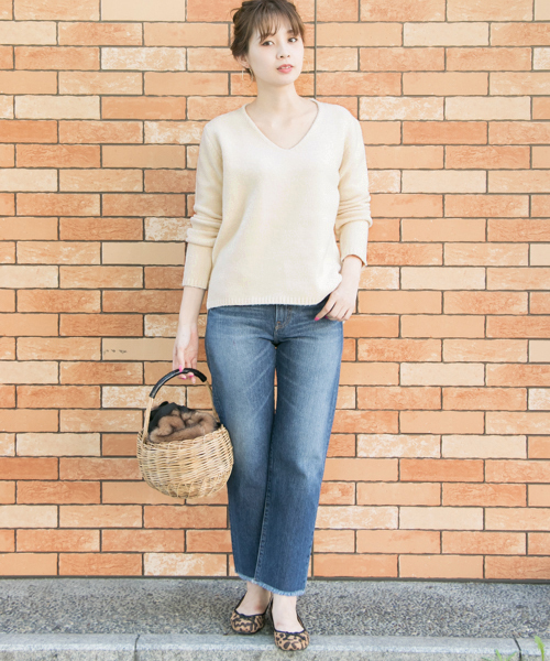 URBAN RESEARCH（アーバンリサーチ）の「【WEB限定】ニュアンスカラーオーバーニット（ニット/セーター・レディース・グレー/オフホワイト/ピンク系その他・FREE）」の4枚目の写真