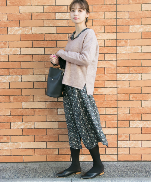 URBAN RESEARCH（アーバンリサーチ）の「【WEB限定】ニュアンスカラーオーバーニット（ニット/セーター・レディース・グレー/オフホワイト/ピンク系その他・FREE）」の8枚目の写真