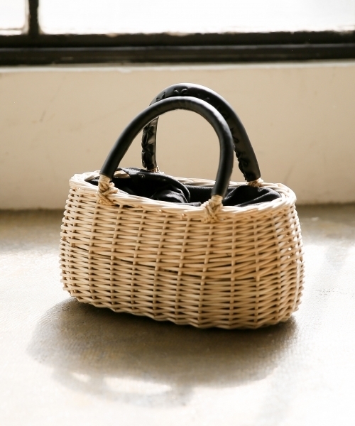 A part by(アパートバイ)の「ヤナギバスケット 782784(かごバッグ・レディース・ホワイト系その他/ブラック系その他・FREE)」の2枚目の写真
