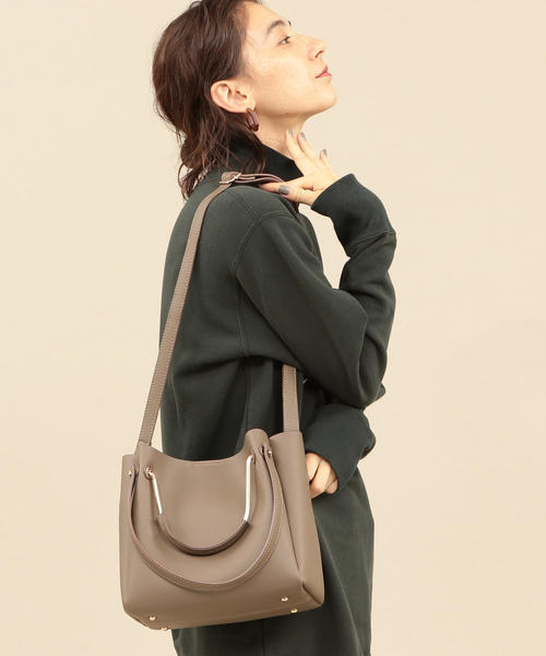 BEAUTY&YOUTH UNITED ARROWS(ビューティーアンドユースユナイテッドアローズ)の「BY∴ メタルハンドルトートBAG2 -3WAY-(ショルダーバッグ・レディース・ブラック/モカ・FREE)」の11枚目の写真