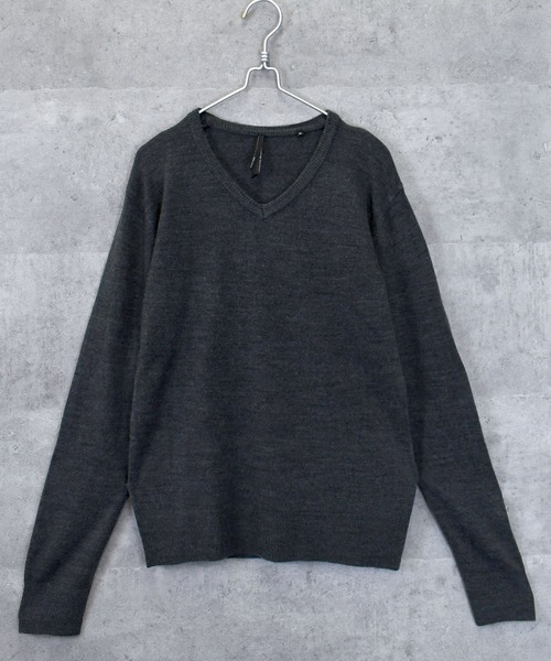 Anytime Songs（エニータイムソングス）の「Vネックセーター（ニット/セーター・メンズ・ネイビー/チャコール/グレー系その他/ブラック/ブルー/ホワイト/マスタード/ブラック系その他/ワインレッド/ブラウン・MEDIUM/LARGE/X-LARGE）」の5枚目の写真
