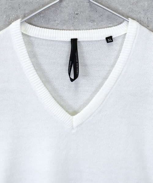 Anytime Songs（エニータイムソングス）の「Vネックセーター（ニット/セーター・メンズ・ネイビー/チャコール/グレー系その他/ブラック/ブルー/ホワイト/マスタード/ブラック系その他/ワインレッド/ブラウン・MEDIUM/LARGE/X-LARGE）」の20枚目の写真