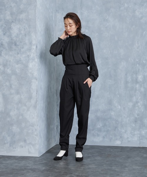 and R（アンドアール）の「ウエストタックテーパードパンツ（その他パンツ・レディース・ブラック/ベージュ/ブルーグレー・FREE）」の17枚目の写真